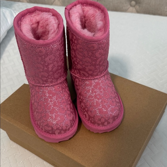 UGG Classic Glitter Leopard Boots - Pink - Picture 2 of 5